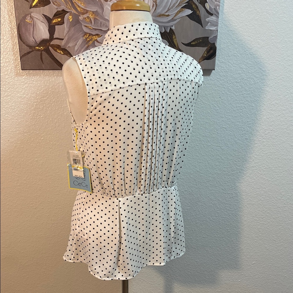 🎉HP🎉NWT CaCe Sleeveless White Polka Dot Button-Front Peplum Top - Picture 5 of 8